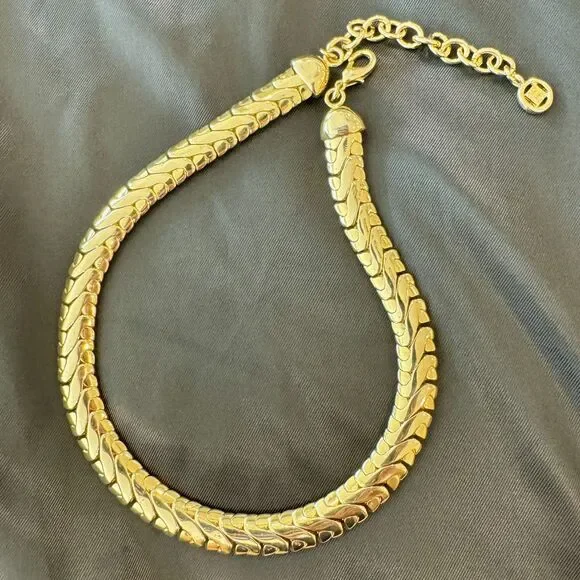Givenchy Gold Tone Iconic Runway Flat Link Collar Necklace - Vintage - Picture 3 of 6